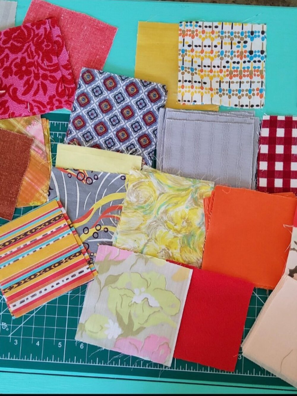 Fabric Destash Bundle, Quilting Squares, Vintage Fabric Scraps, Sewing - Picture 4 of 9